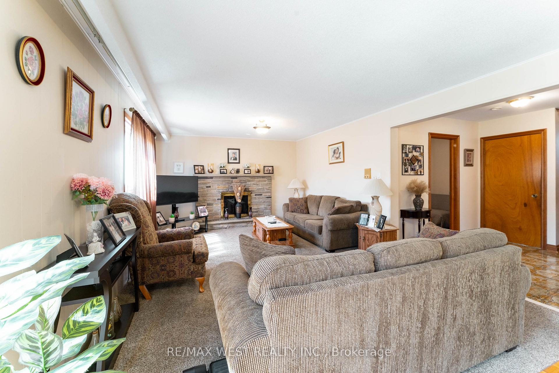 Photo 25 of 25A St Andrews Boulevard, Etobicoke, Kingsview Village-The Westway — HOMEH