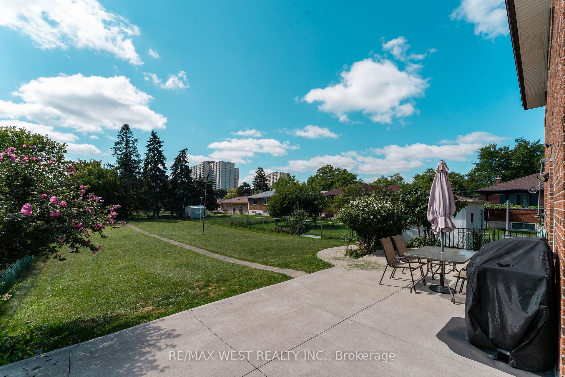Photo 40 of 25A St Andrews Boulevard, Etobicoke, Kingsview Village-The Westway — HOMEH
