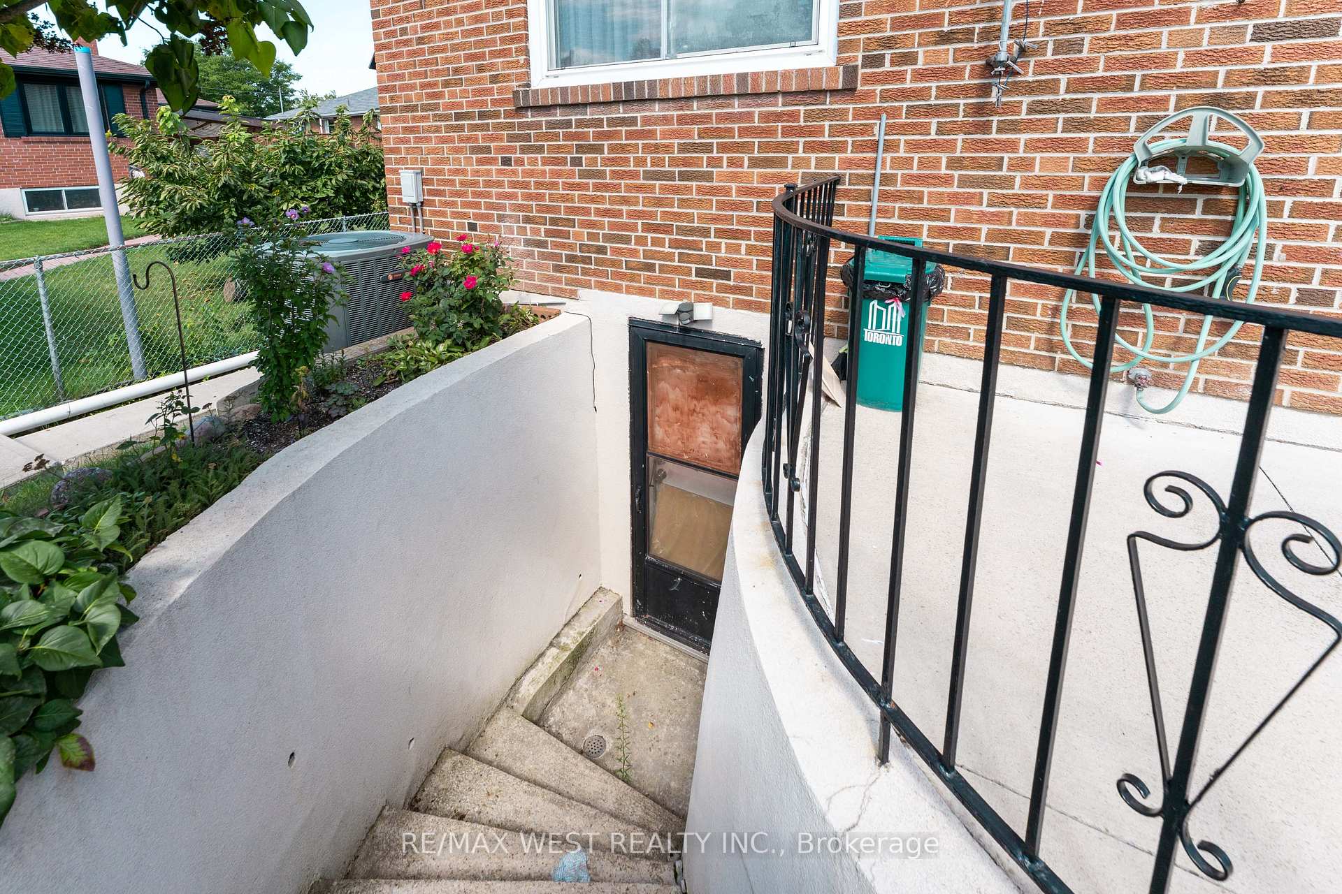 Photo 42 of 25A St Andrews Boulevard, Etobicoke, Kingsview Village-The Westway — HOMEH