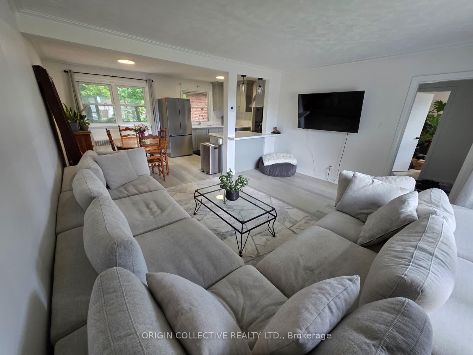 Photo 5 of Unit Upper, 32 Marchington Circle S, Scarborough, Wexford-Maryvale — HOMEH
