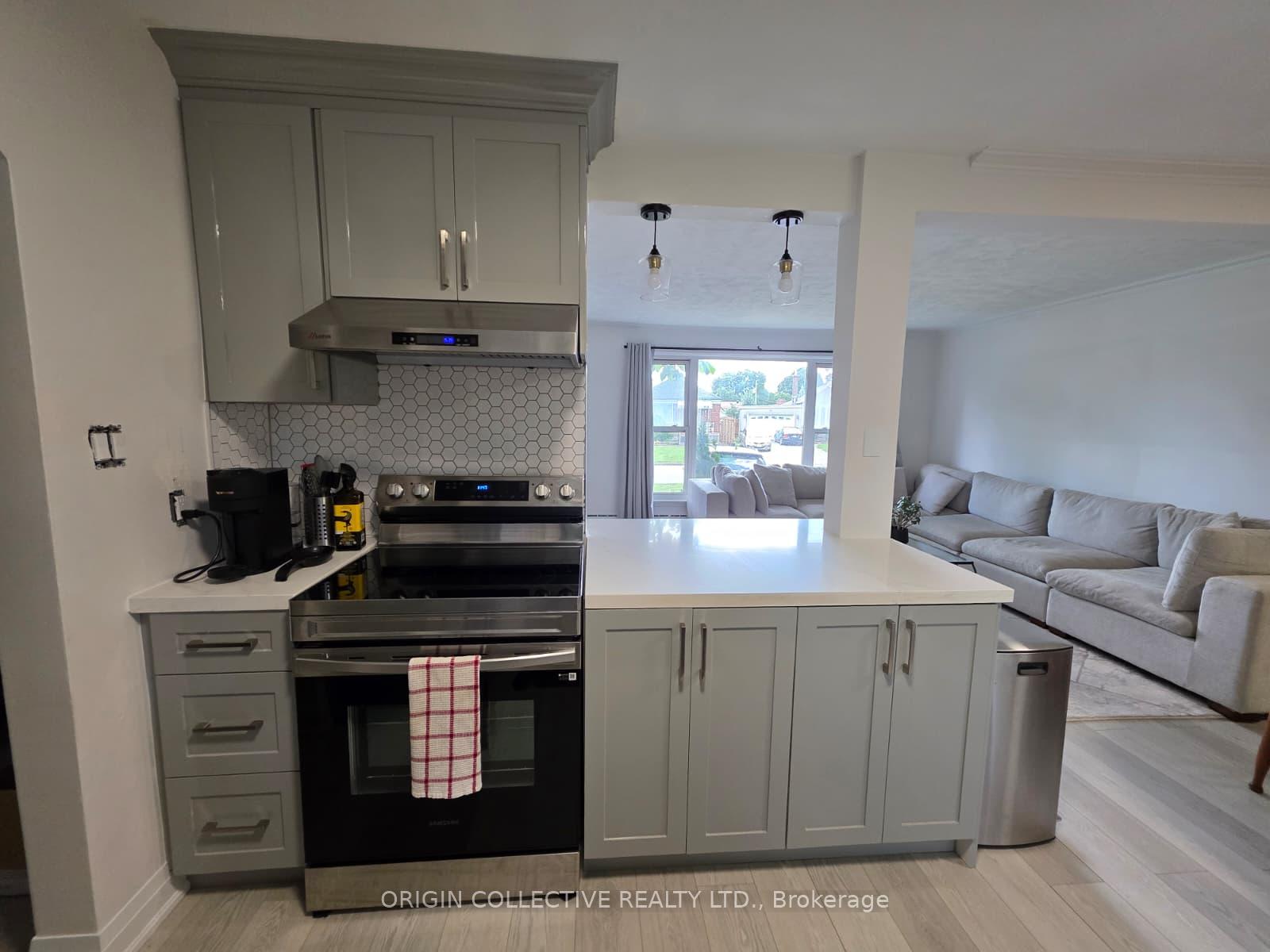 Photo 7 of Unit Upper, 32 Marchington Circle S, Scarborough, Wexford-Maryvale — HOMEH