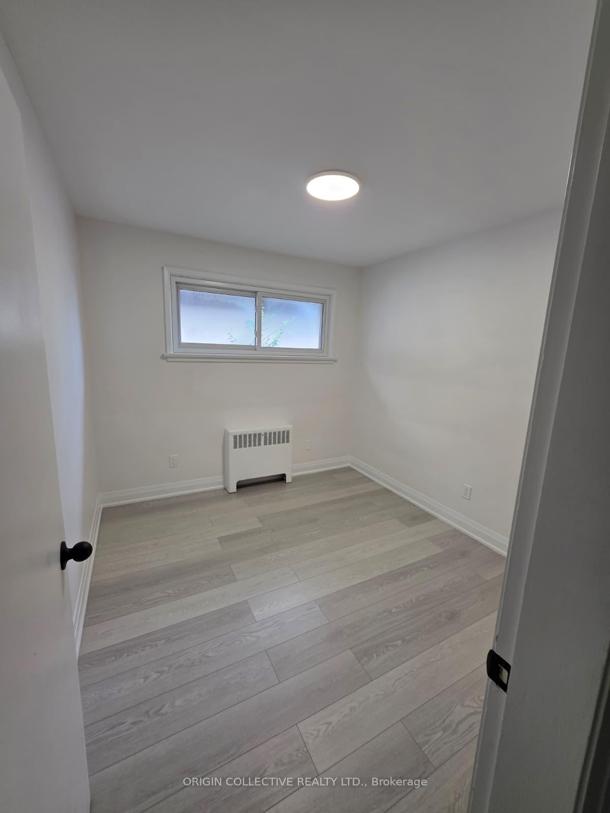 Photo 11 of Unit Upper, 32 Marchington Circle S, Scarborough, Wexford-Maryvale — HOMEH