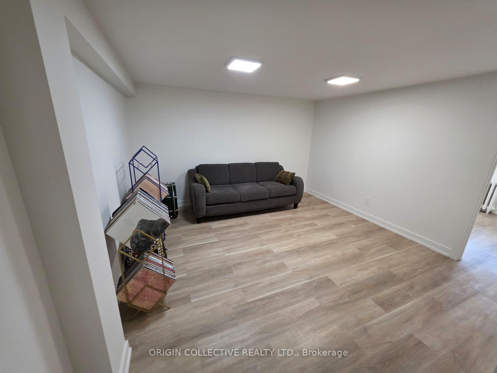 Photo 14 of Unit Upper, 32 Marchington Circle S, Scarborough, Wexford-Maryvale — HOMEH