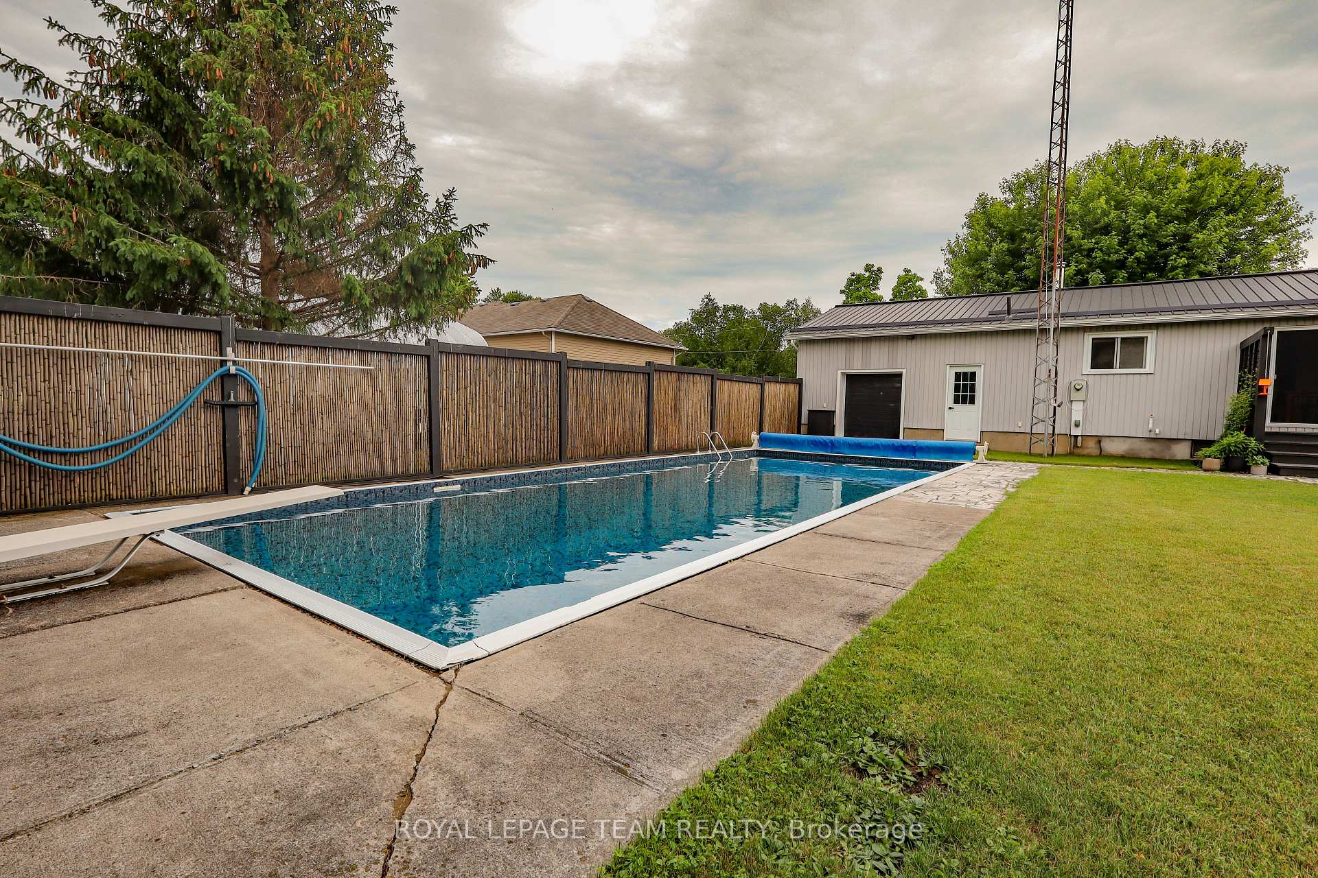 Photo 5 of 3041 Bridge Street, North Dundas, North Dundas (Mountain) Twp — HOMEH