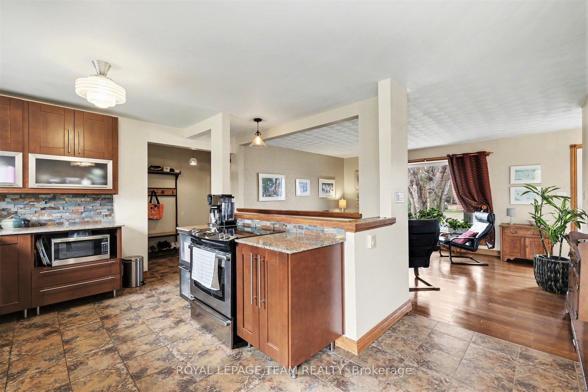 Photo 18 of 3041 Bridge Street, North Dundas, North Dundas (Mountain) Twp — HOMEH