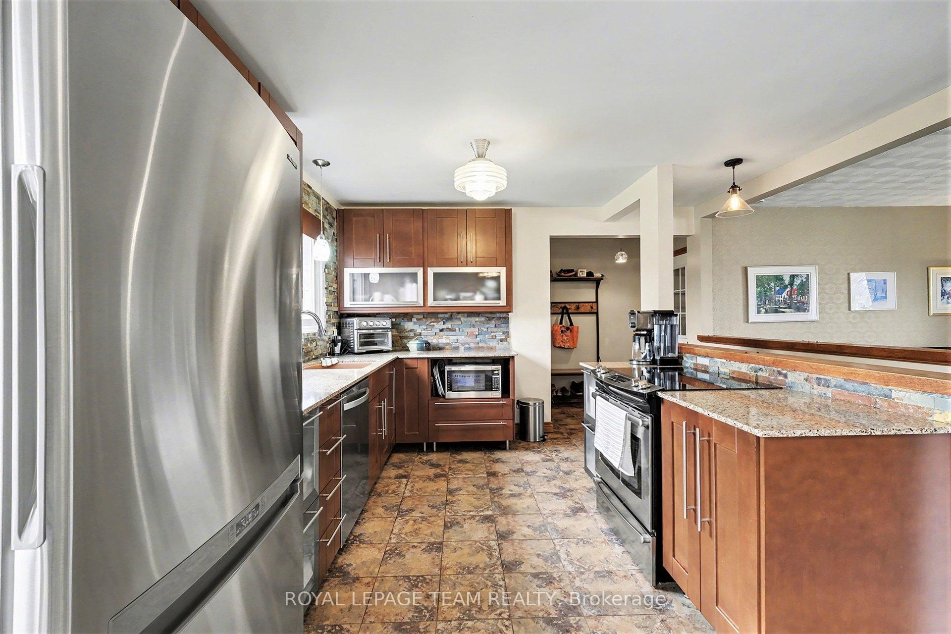 Photo 19 of 3041 Bridge Street, North Dundas, North Dundas (Mountain) Twp — HOMEH