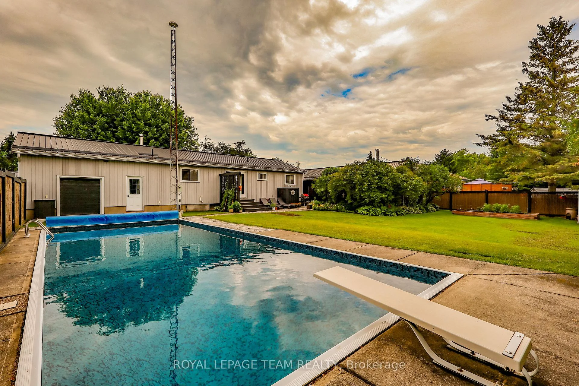 Photo 7 of 3041 Bridge Street, North Dundas, North Dundas (Mountain) Twp — HOMEH