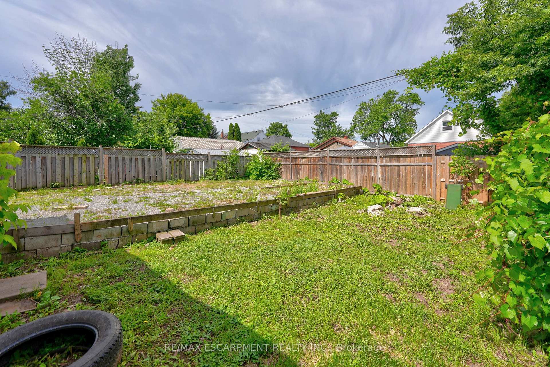Photo 3 of 689 Burgess Avenue, Hamilton, Parkview — HOMEH