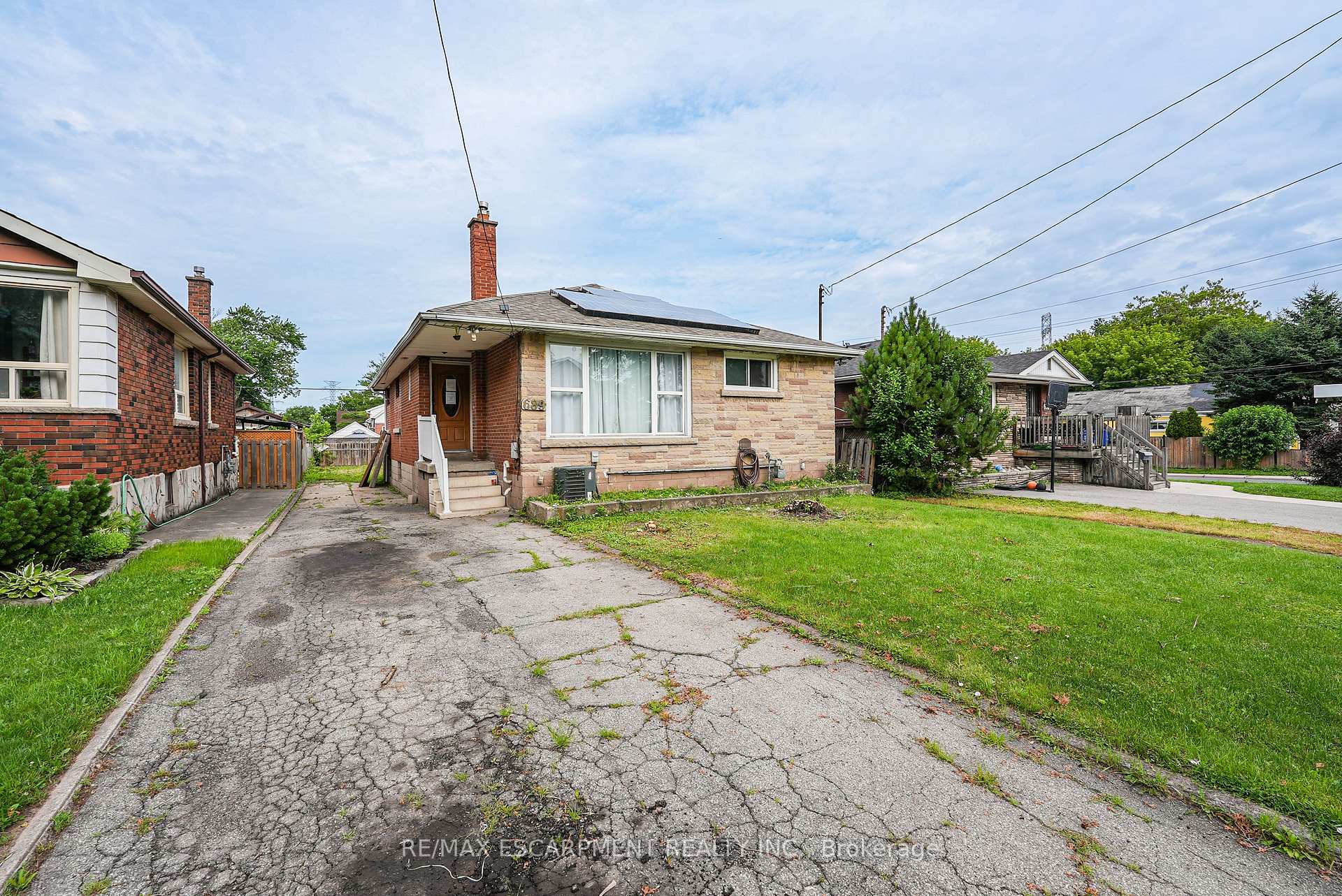 Photo 14 of 689 Burgess Avenue, Hamilton, Parkview — HOMEH
