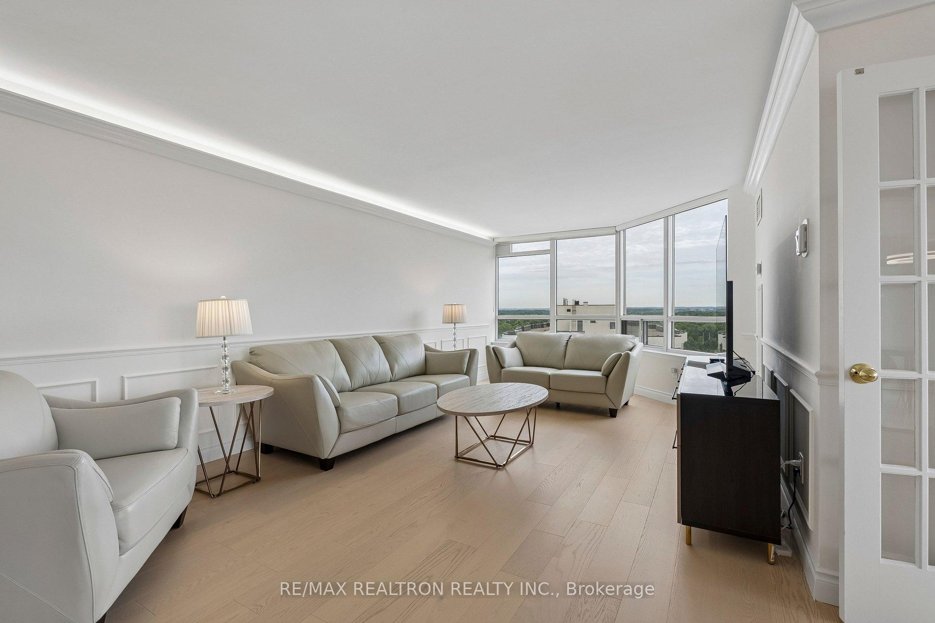 Photo 7 of Unit 1215, 610 Bullock Drive, Markham, Markville — HOMEH