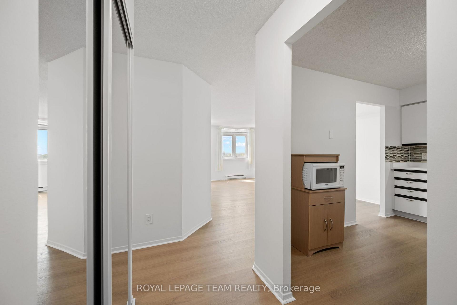 Photo 3 of Unit 719, 1025 Grenon Avenue, Ottawa, Fairfield Heights — HOMEH