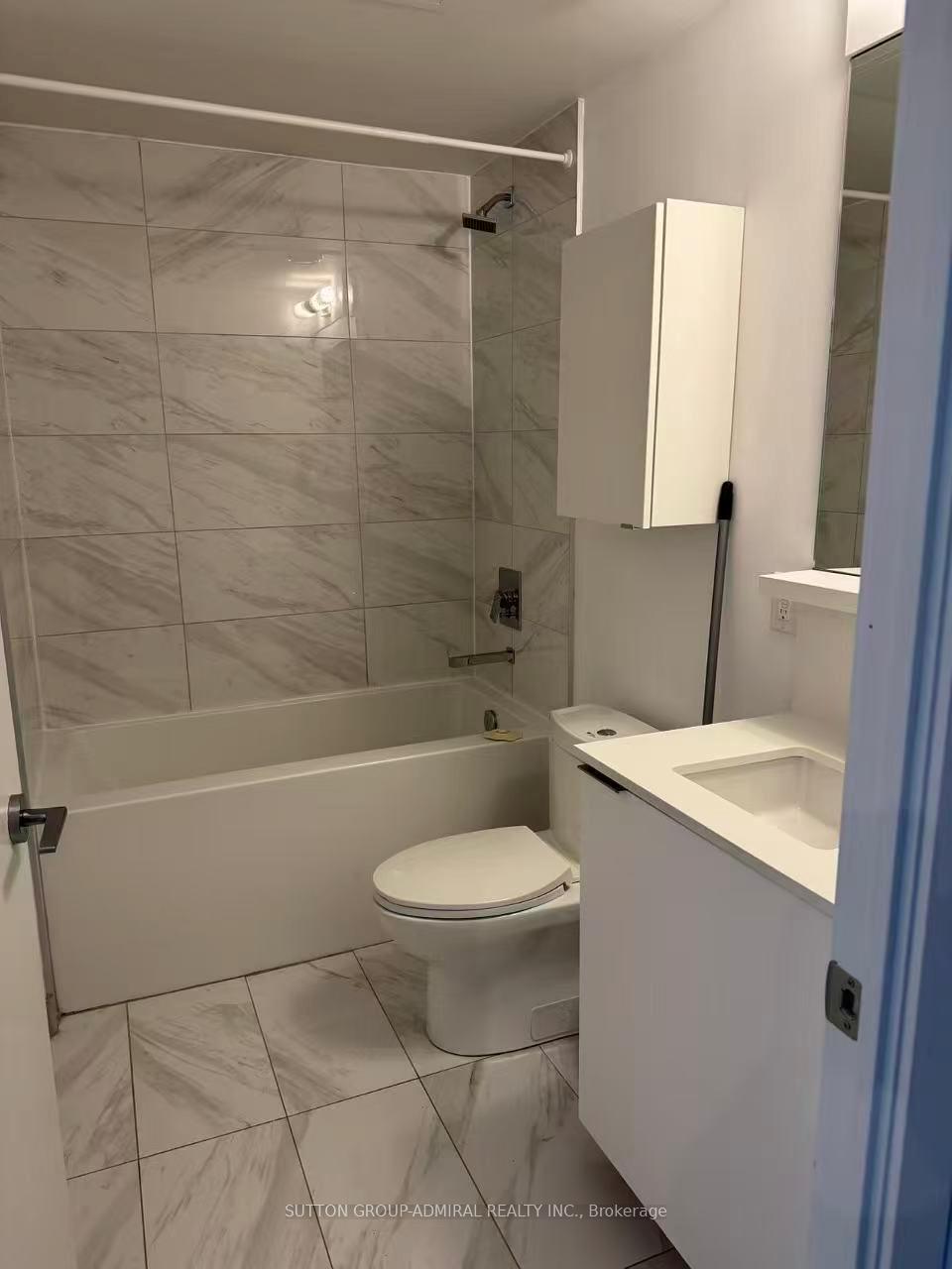 Photo 7 of Unit 710, 85 Wood Street, Toronto, Church-Yonge Corridor — HOMEH