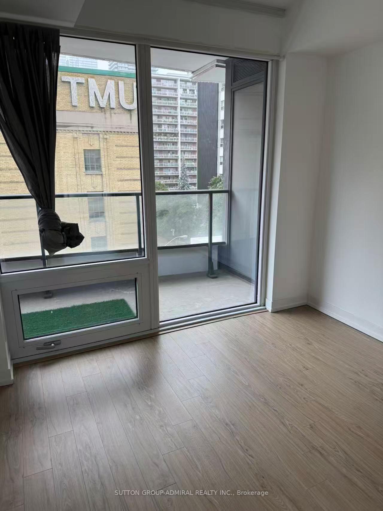 Photo 8 of Unit 710, 85 Wood Street, Toronto, Church-Yonge Corridor — HOMEH