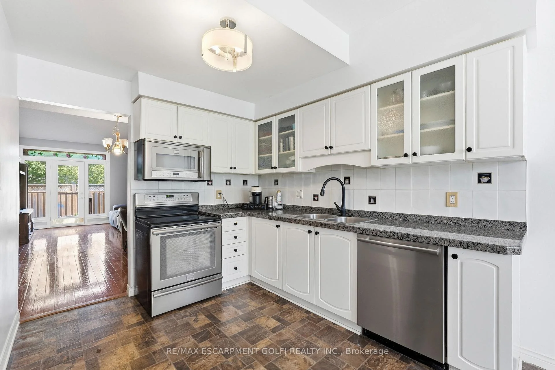 Photo 4 of Unit 43, 96 Greentrail Drive, Hamilton, Twenty Place — HOMEH