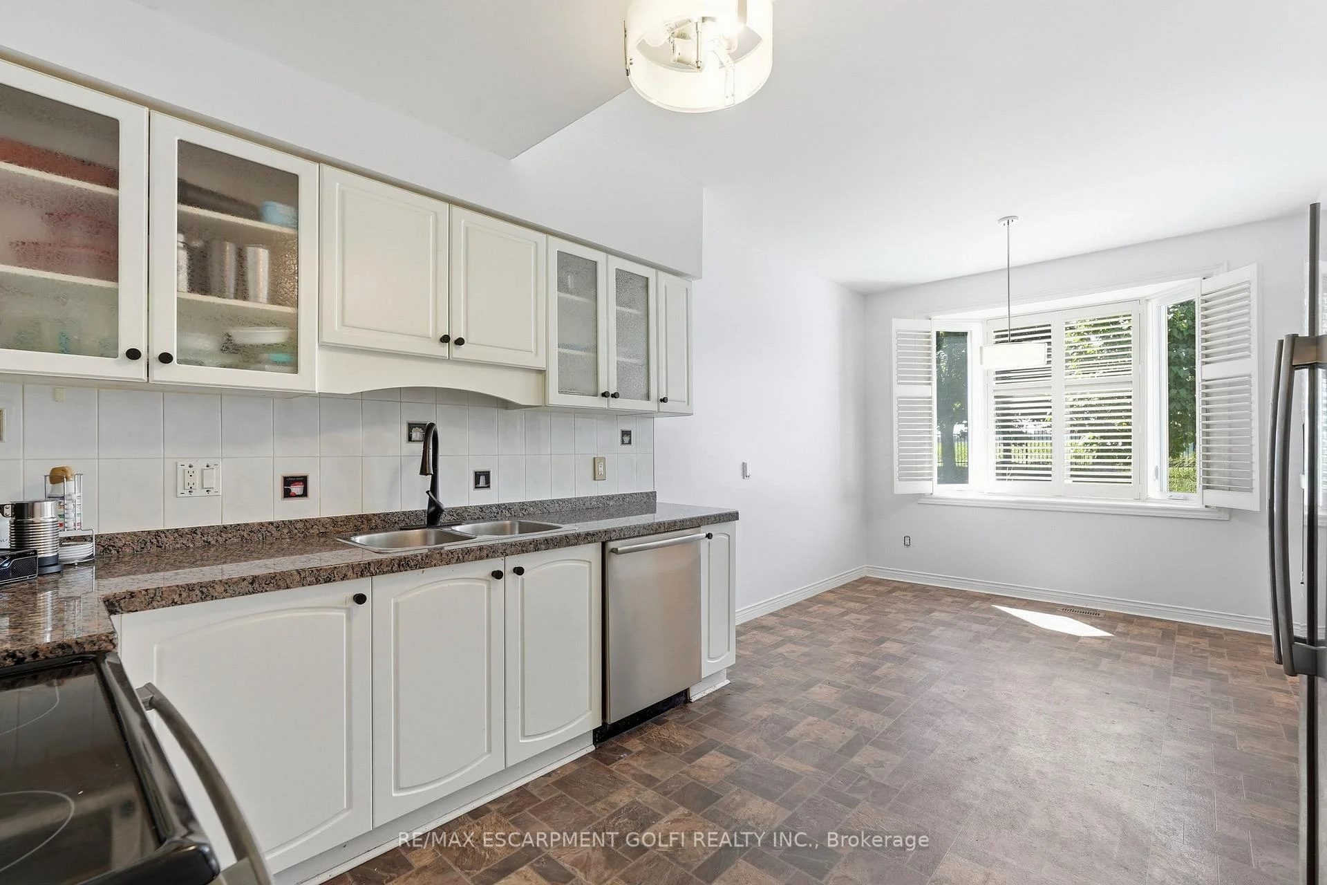 Photo 5 of Unit 43, 96 Greentrail Drive, Hamilton, Twenty Place — HOMEH