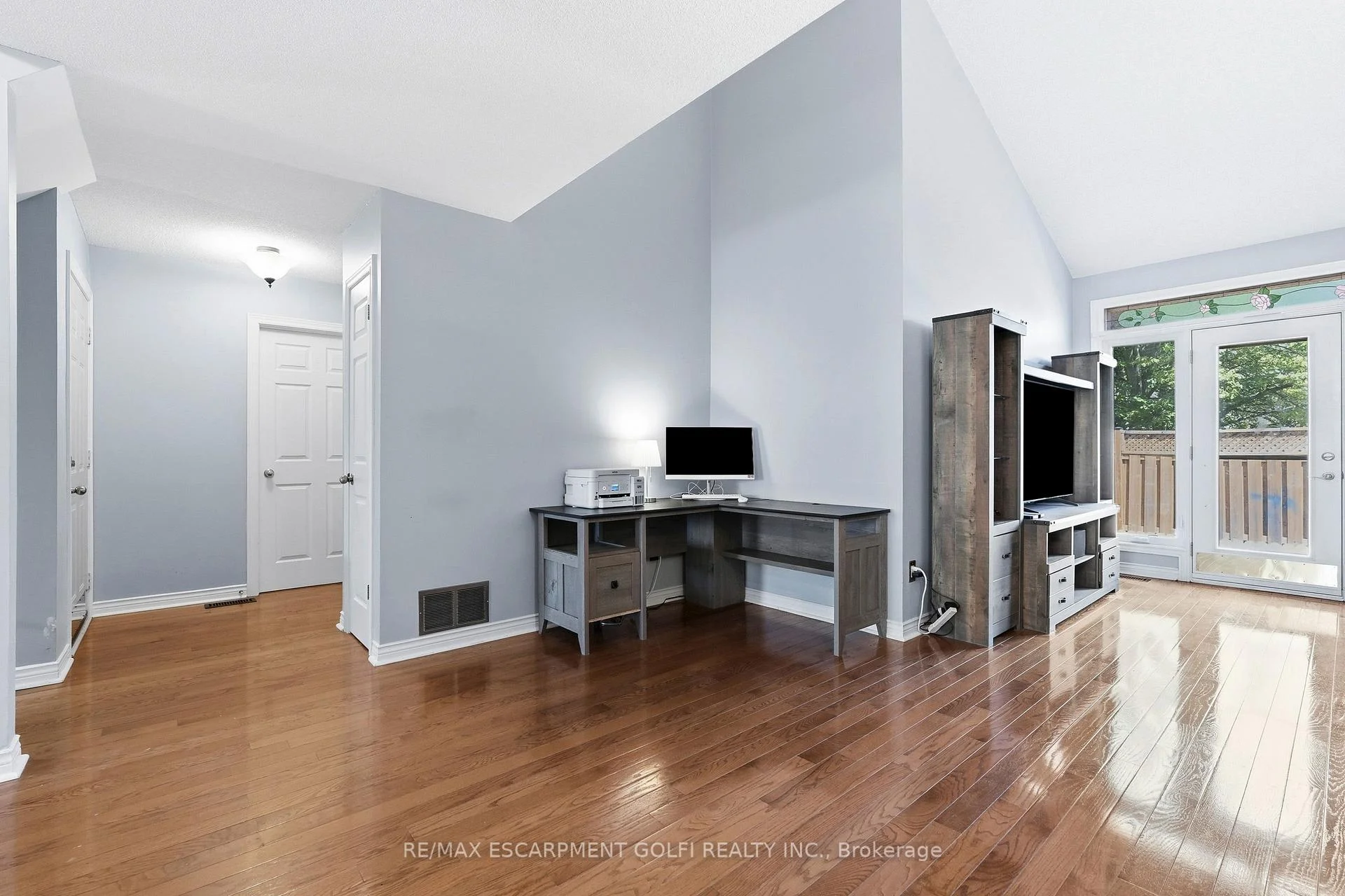 Photo 8 of Unit 43, 96 Greentrail Drive, Hamilton, Twenty Place — HOMEH