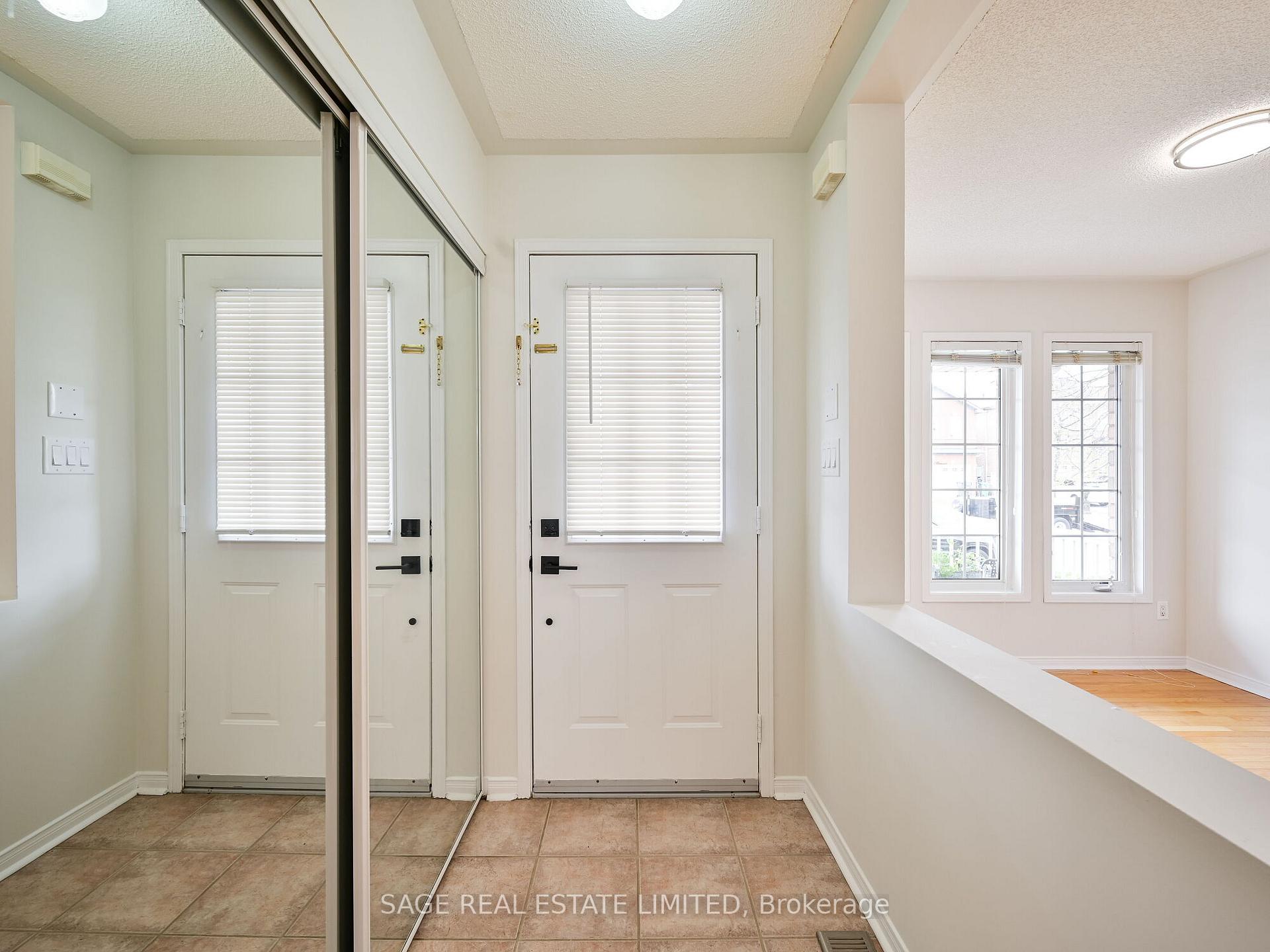 Photo 2 of 6 Fairhill Avenue, Brampton, Fletcher's Meadow — HOMEH