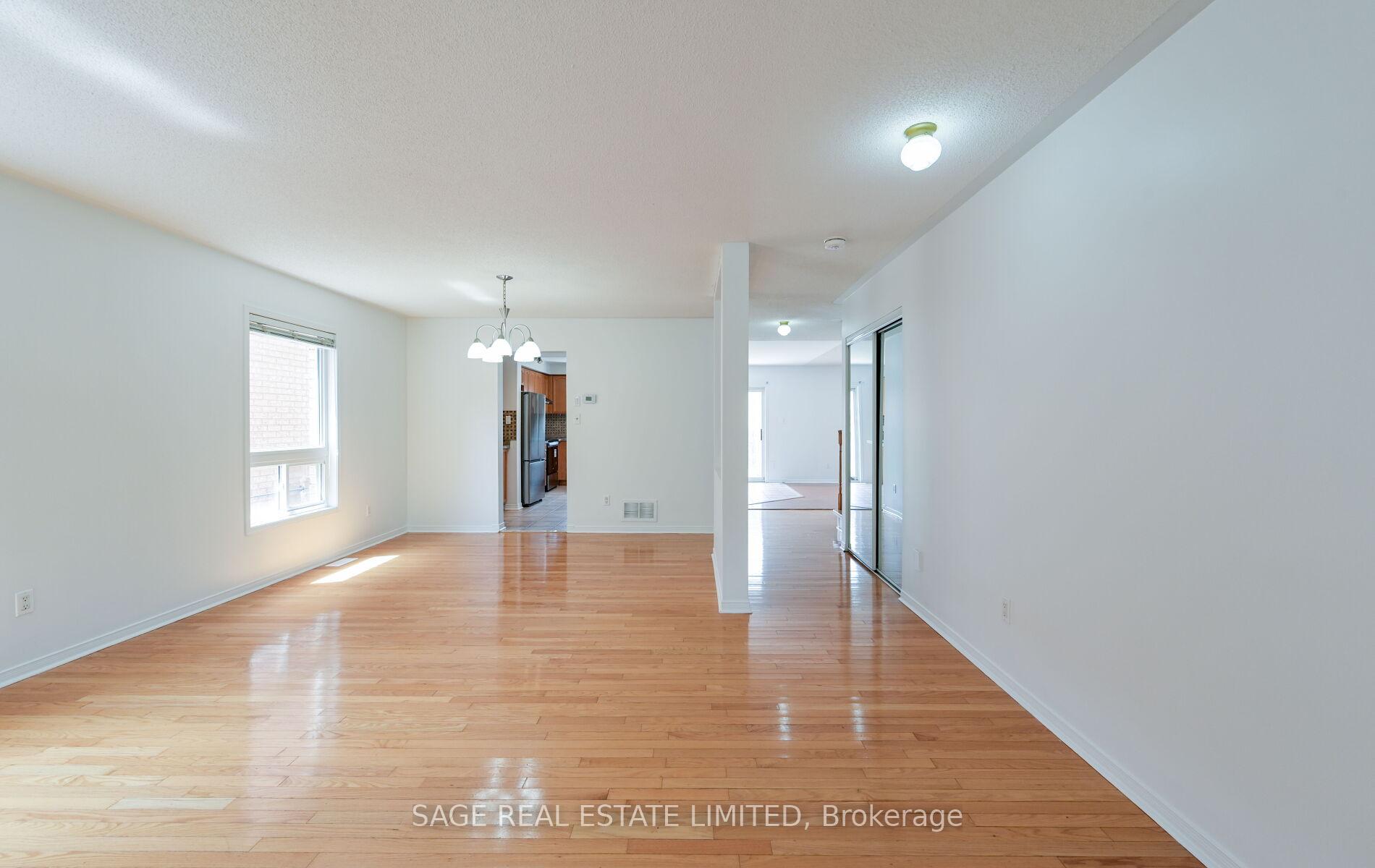 Photo 3 of 6 Fairhill Avenue, Brampton, Fletcher's Meadow — HOMEH