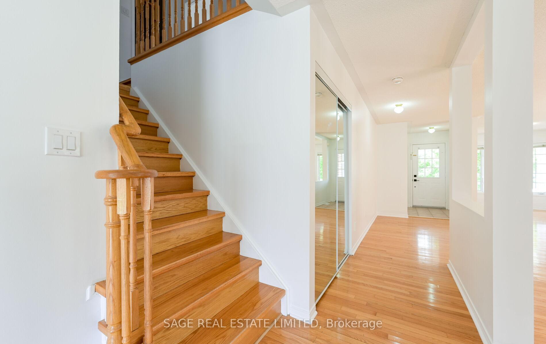 Photo 15 of 6 Fairhill Avenue, Brampton, Fletcher's Meadow — HOMEH