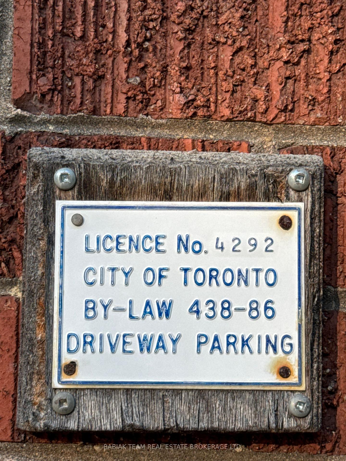 Photo 2 of 403 Durie Street, Toronto, Runnymede-Bloor West Village — HOMEH