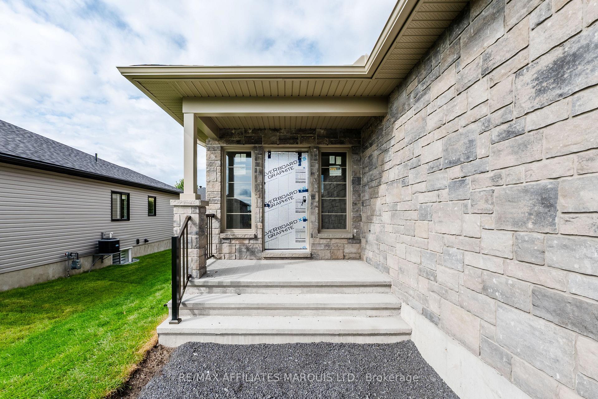 Photo 3 of 90 Forrester Way, South Stormont, Long Sault — HOMEH