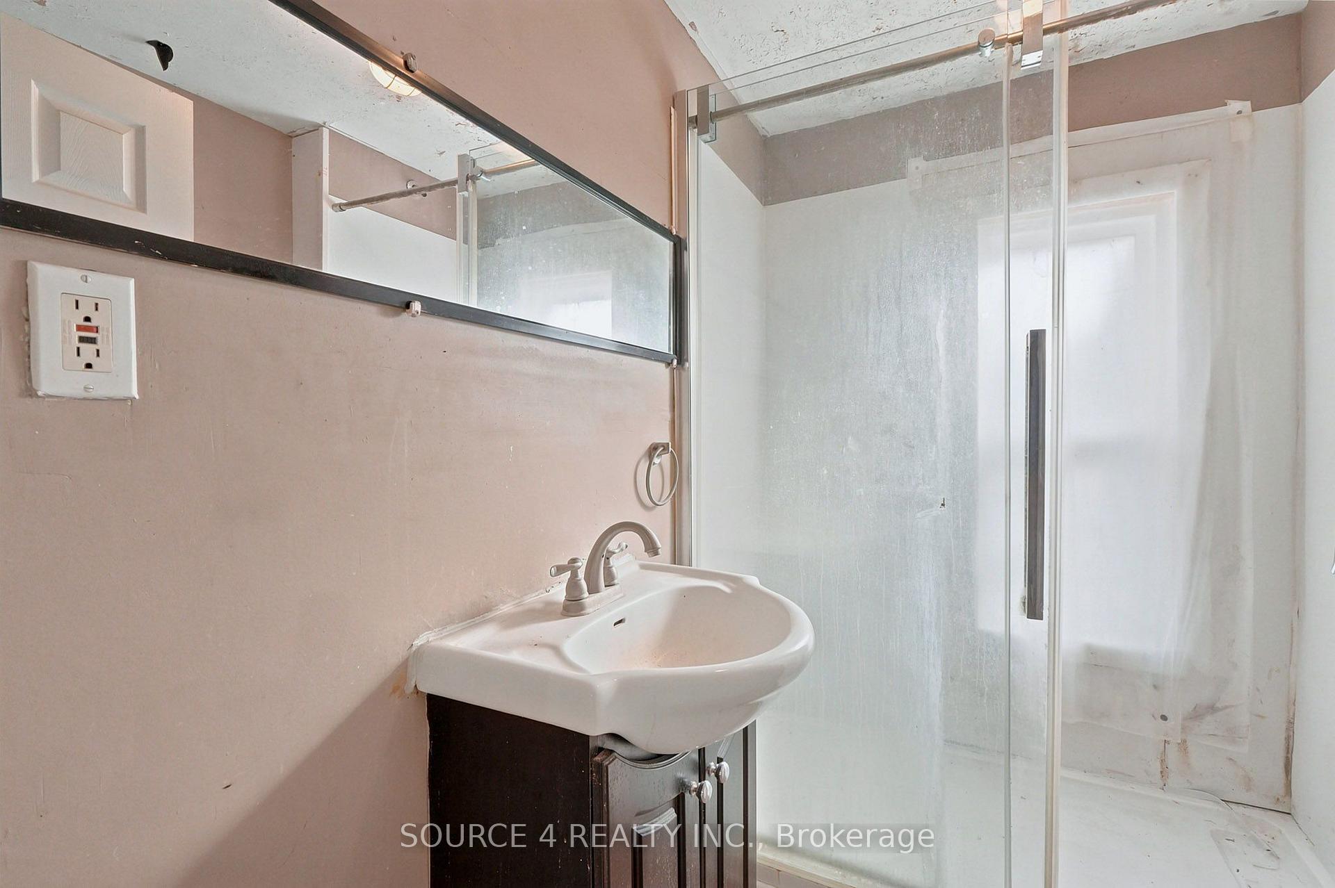 Photo 15 of 598 Coronation Boulevard, Cambridge, Galt City Centre — HOMEH