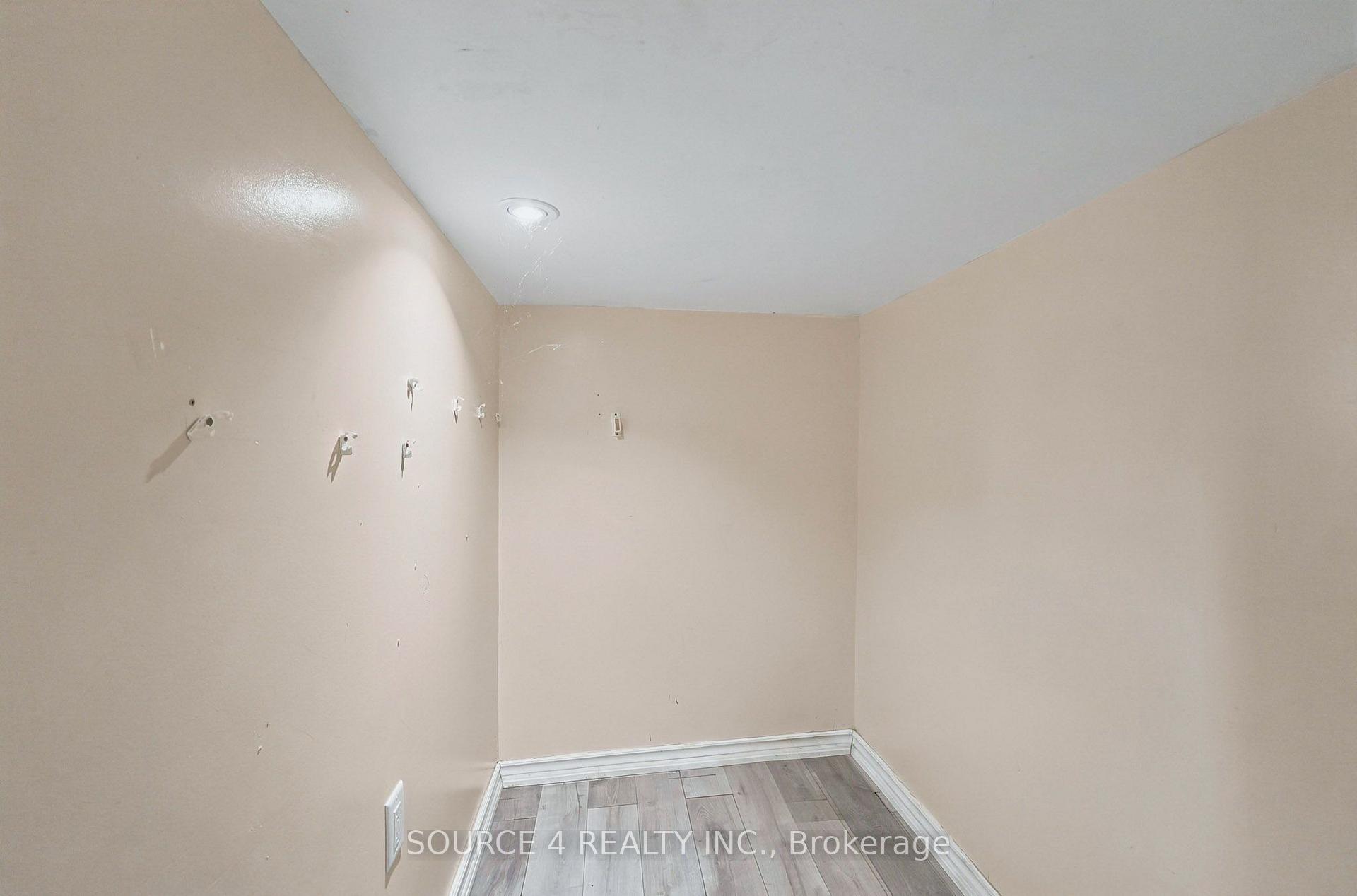 Photo 26 of 598 Coronation Boulevard, Cambridge, Galt City Centre — HOMEH