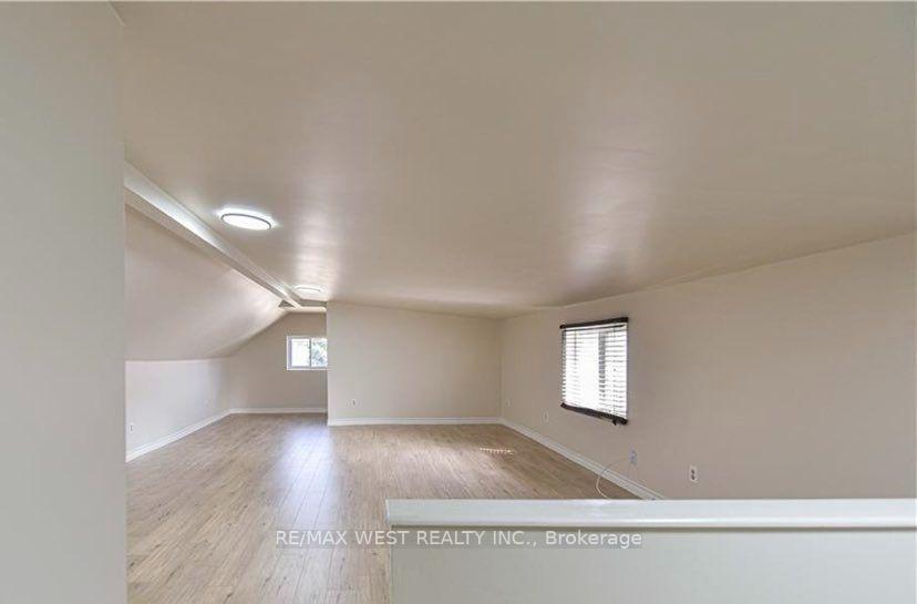 Photo 1 of 39 Westmount Drive S, Orillia — HOMEH