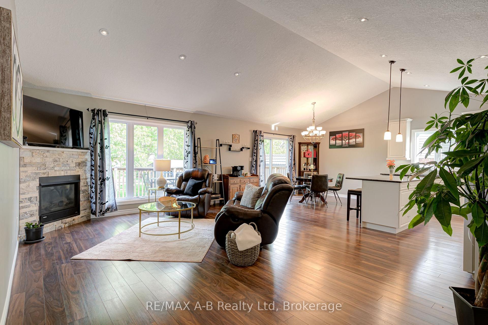 Photo 7 of 79 Sylvia Street, West Perth, Mitchell — HOMEH