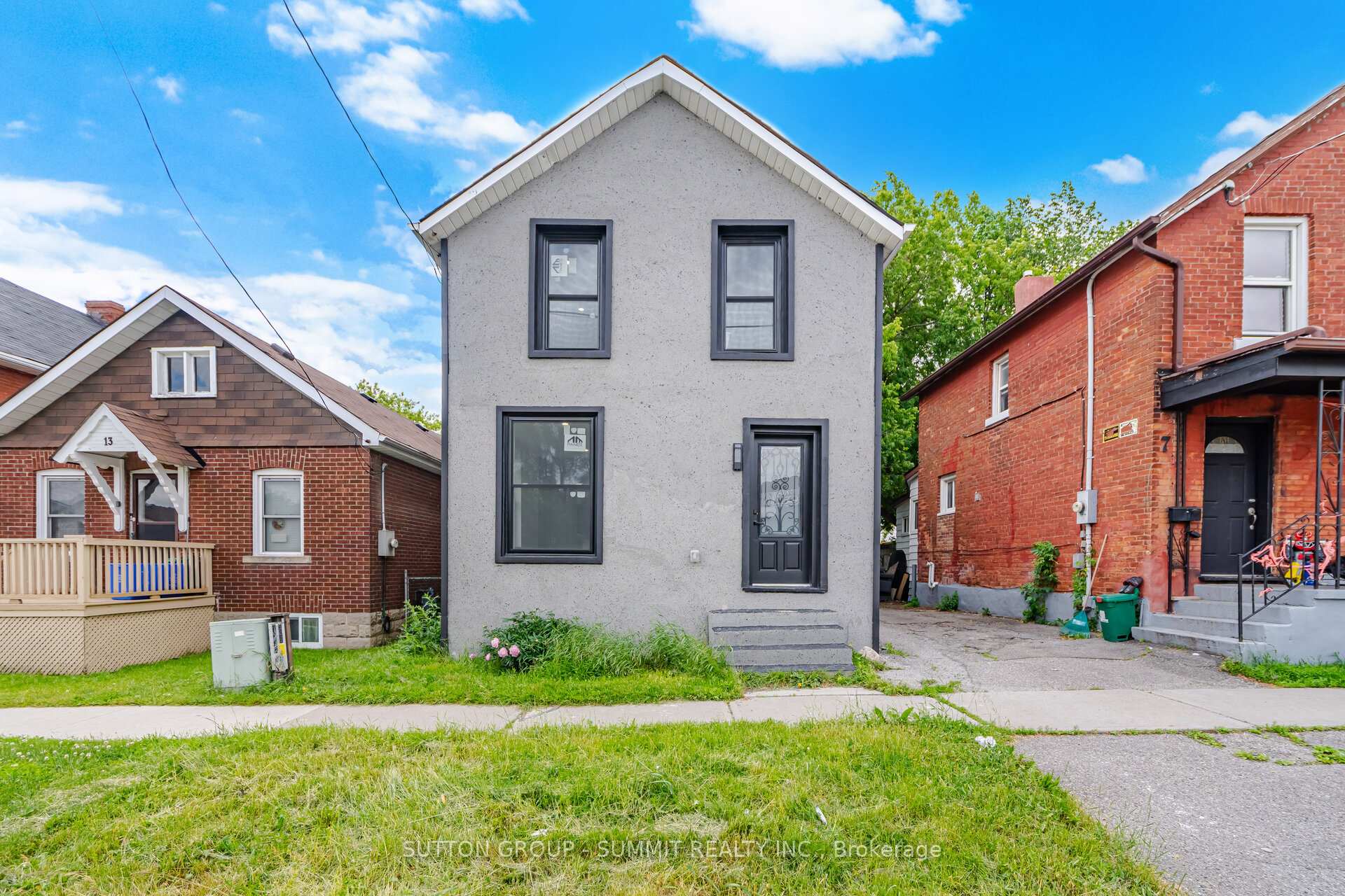 Photo 3 of 11 Maple Street, Oshawa, Central — HOMEH
