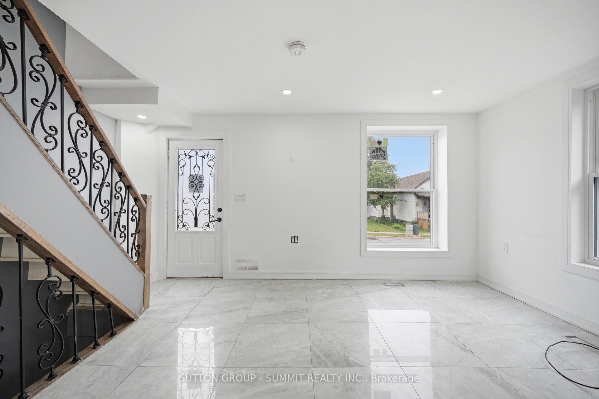 Photo 6 of 11 Maple Street, Oshawa, Central — HOMEH