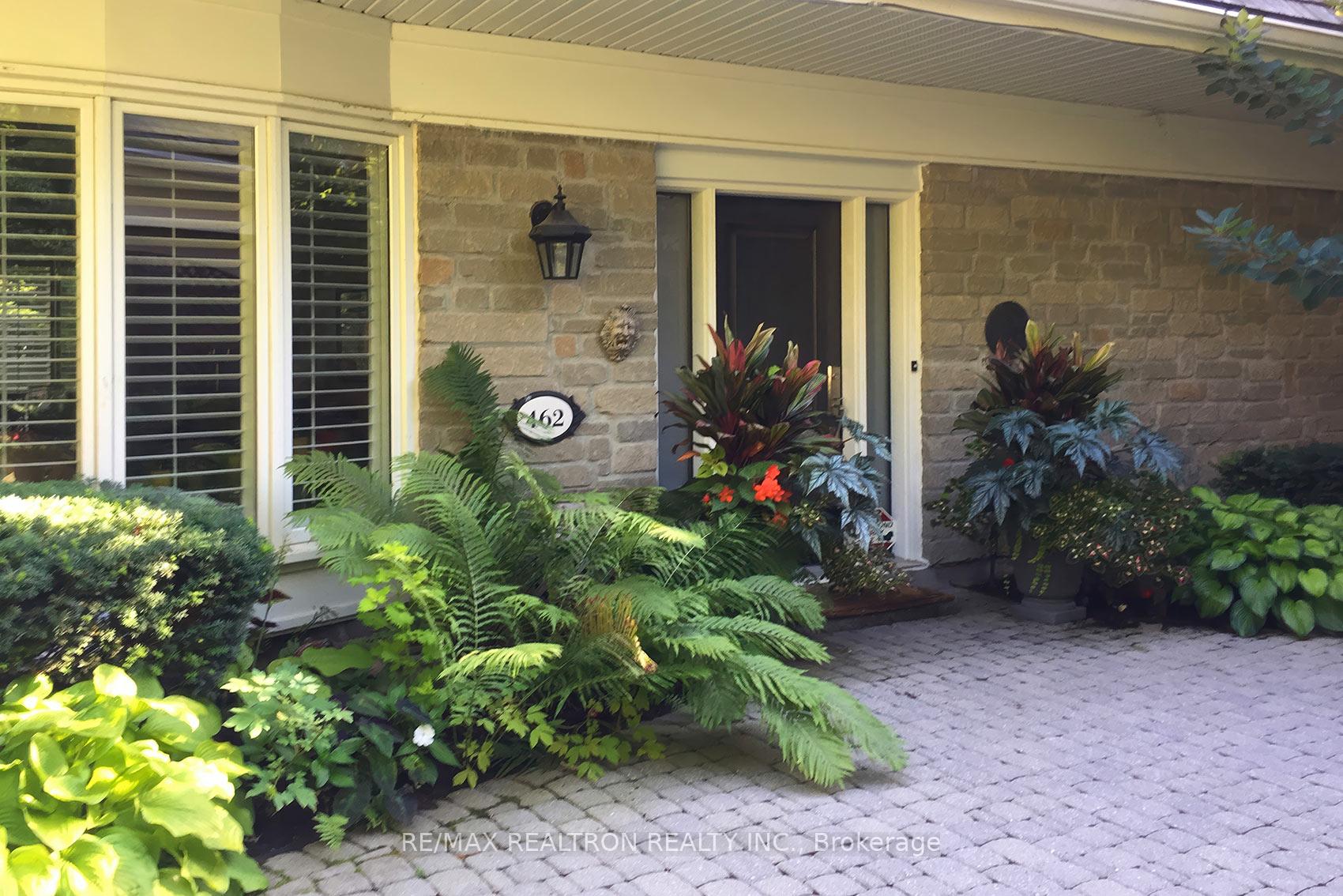Photo 6 of 462 Beacon Hall Drive, Aurora, Aurora Estates — HOMEH