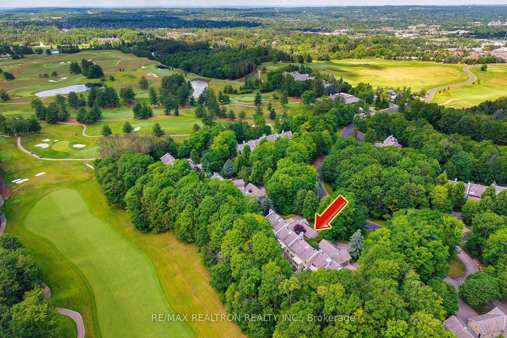 Photo 10 of 462 Beacon Hall Drive, Aurora, Aurora Estates — HOMEH