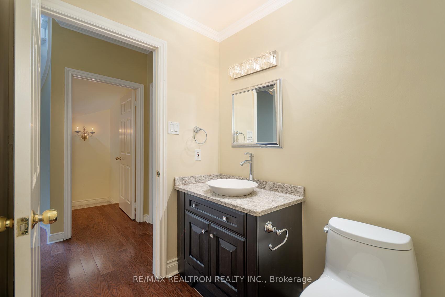 Photo 24 of 462 Beacon Hall Drive, Aurora, Aurora Estates — HOMEH