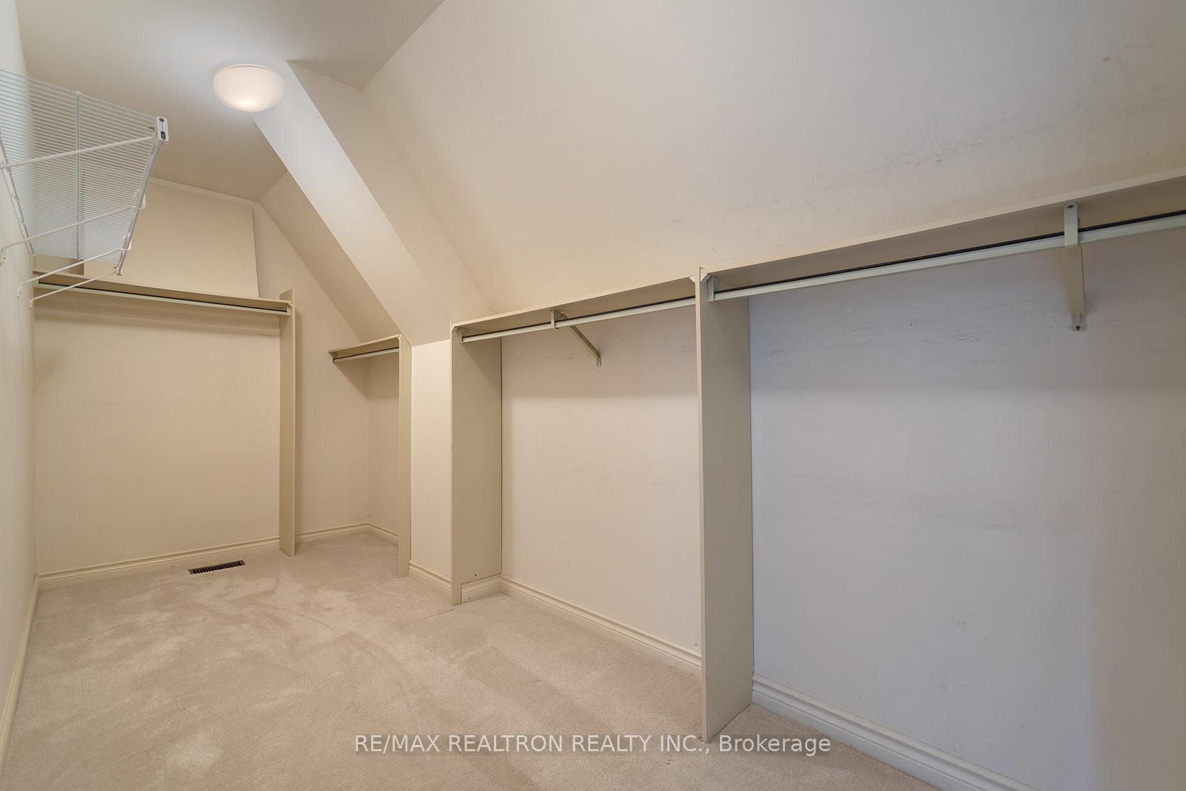 Photo 29 of 462 Beacon Hall Drive, Aurora, Aurora Estates — HOMEH