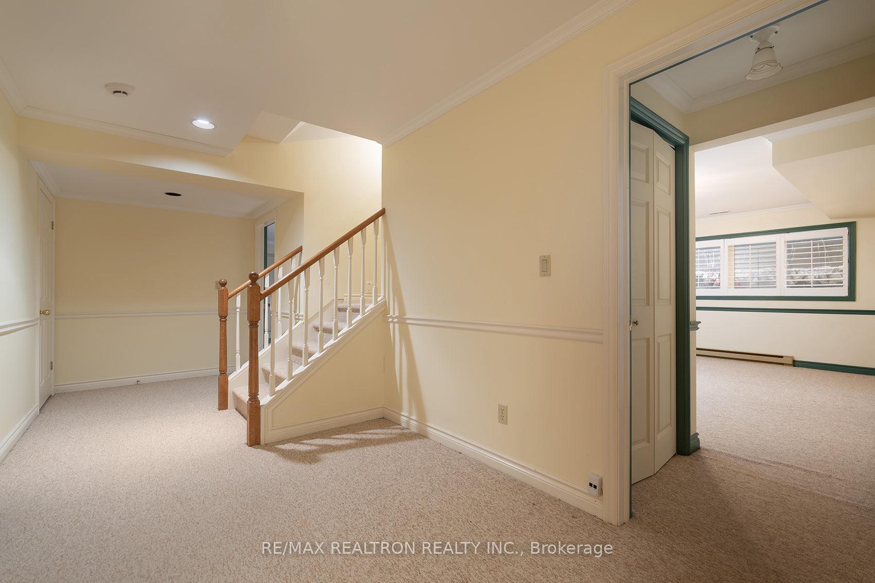Photo 32 of 462 Beacon Hall Drive, Aurora, Aurora Estates — HOMEH