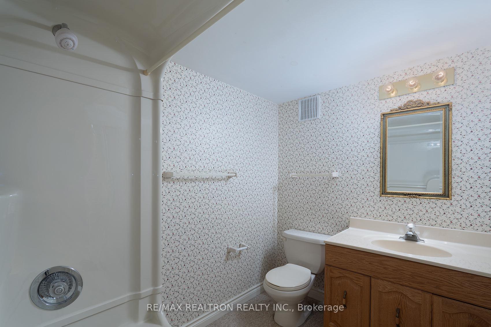 Photo 37 of 462 Beacon Hall Drive, Aurora, Aurora Estates — HOMEH