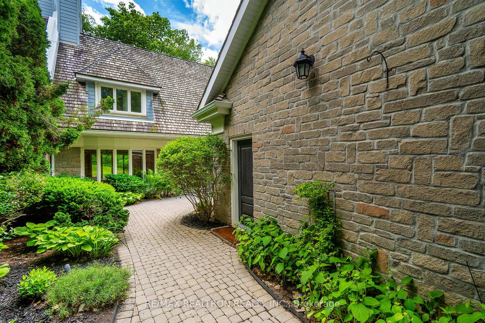 Photo 41 of 462 Beacon Hall Drive, Aurora, Aurora Estates — HOMEH