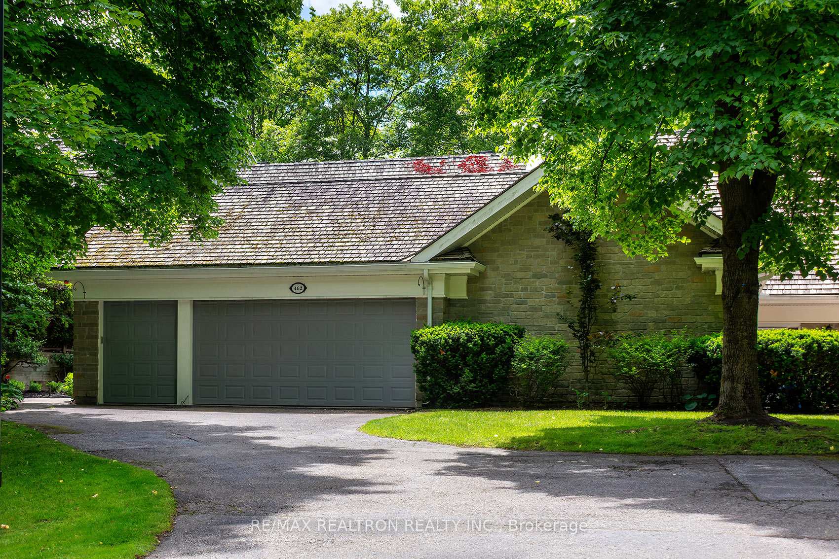 Photo 42 of 462 Beacon Hall Drive, Aurora, Aurora Estates — HOMEH