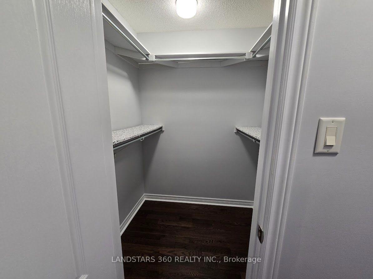 Photo 6 of 19 Azalea Gate Way, Markham, Commerce Valley — HOMEH