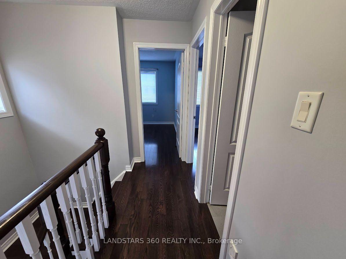 Photo 9 of 19 Azalea Gate Way, Markham, Commerce Valley — HOMEH