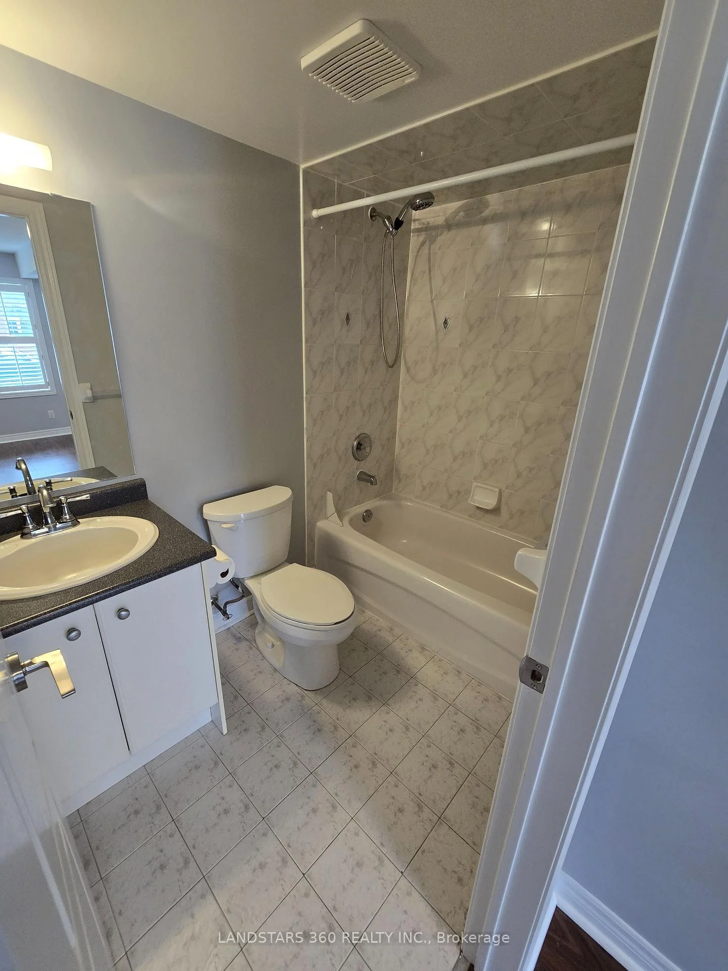 Photo 28 of 19 Azalea Gate Way, Markham, Commerce Valley — HOMEH