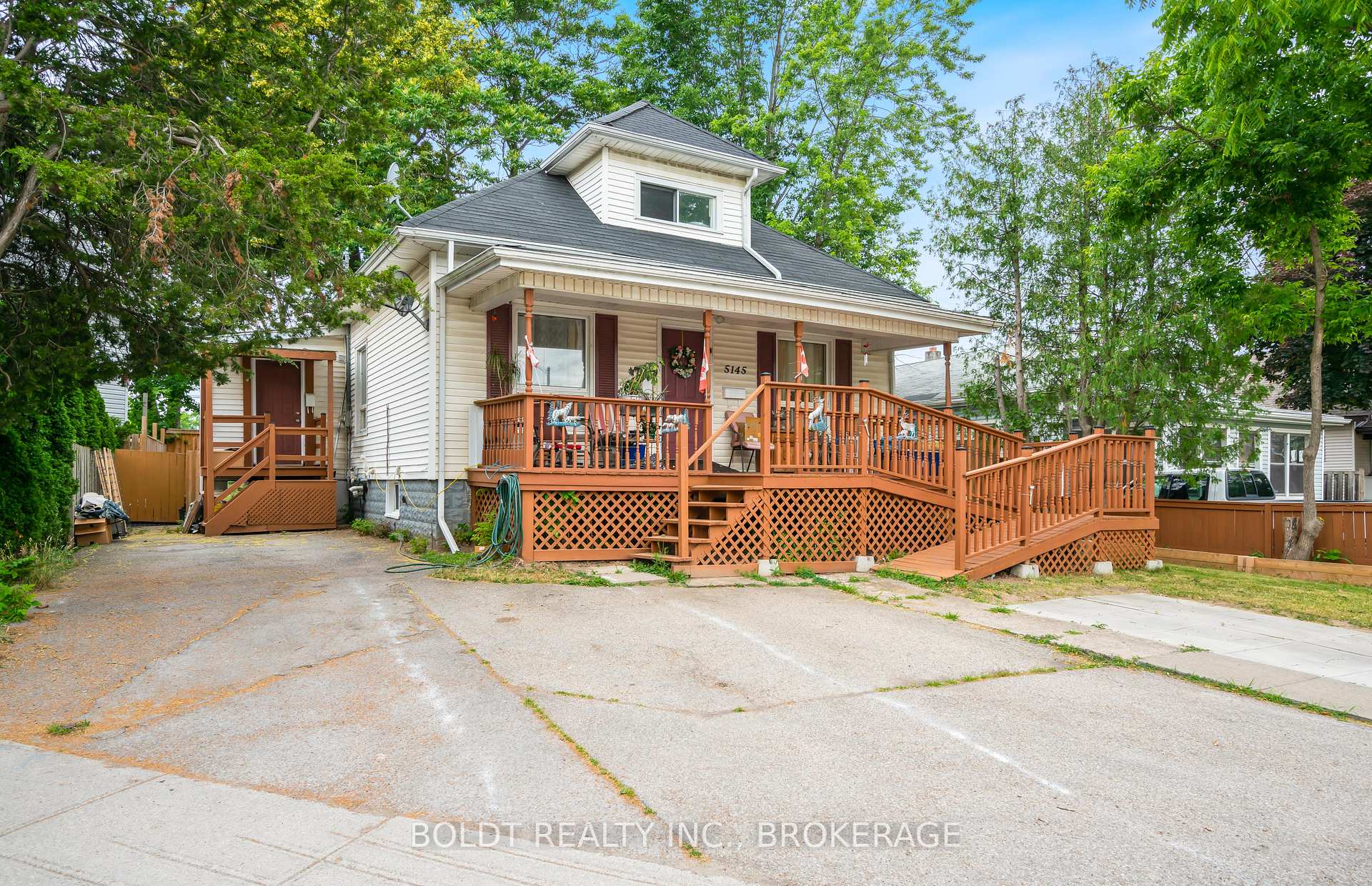 Photo 2 of 5145 Rice Crescent, Niagara Falls, Downtown — HOMEH