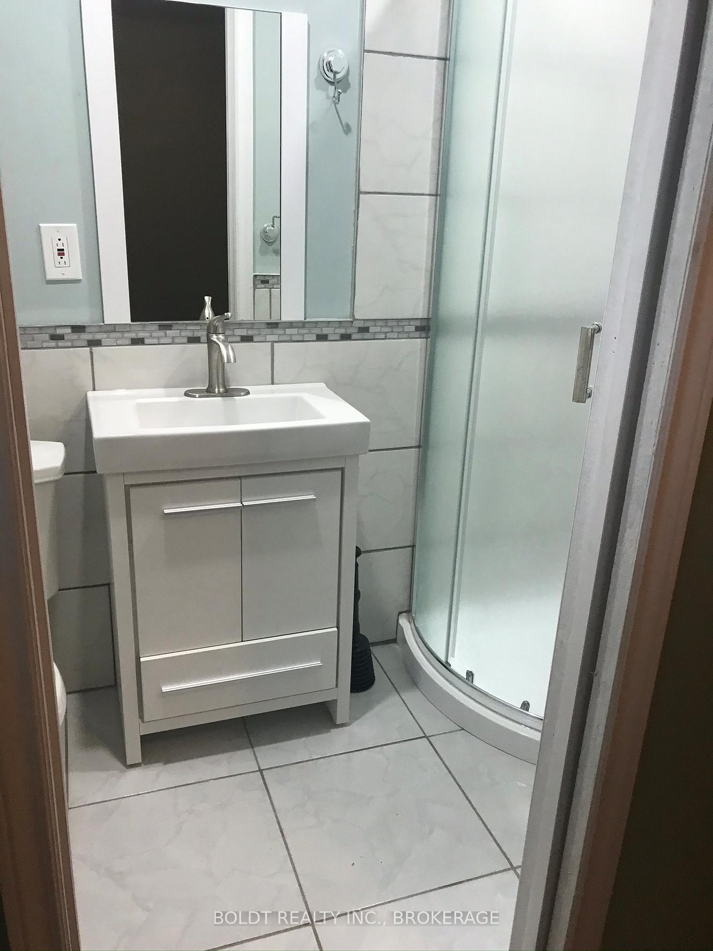 Photo 11 of 5145 Rice Crescent, Niagara Falls, Downtown — HOMEH