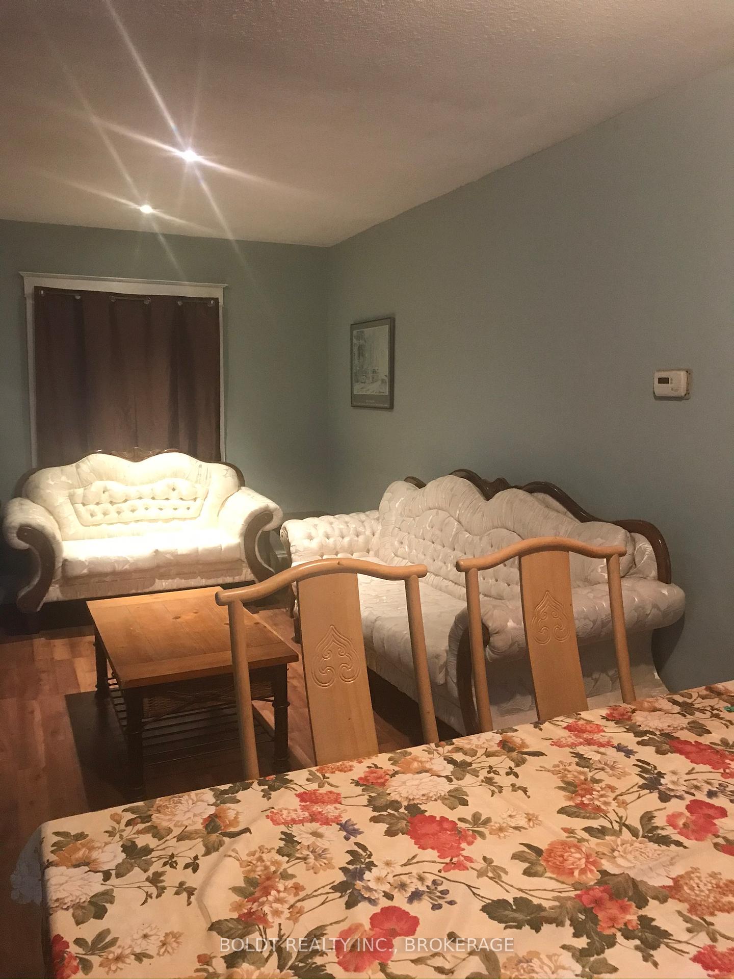 Photo 12 of 5145 Rice Crescent, Niagara Falls, Downtown — HOMEH