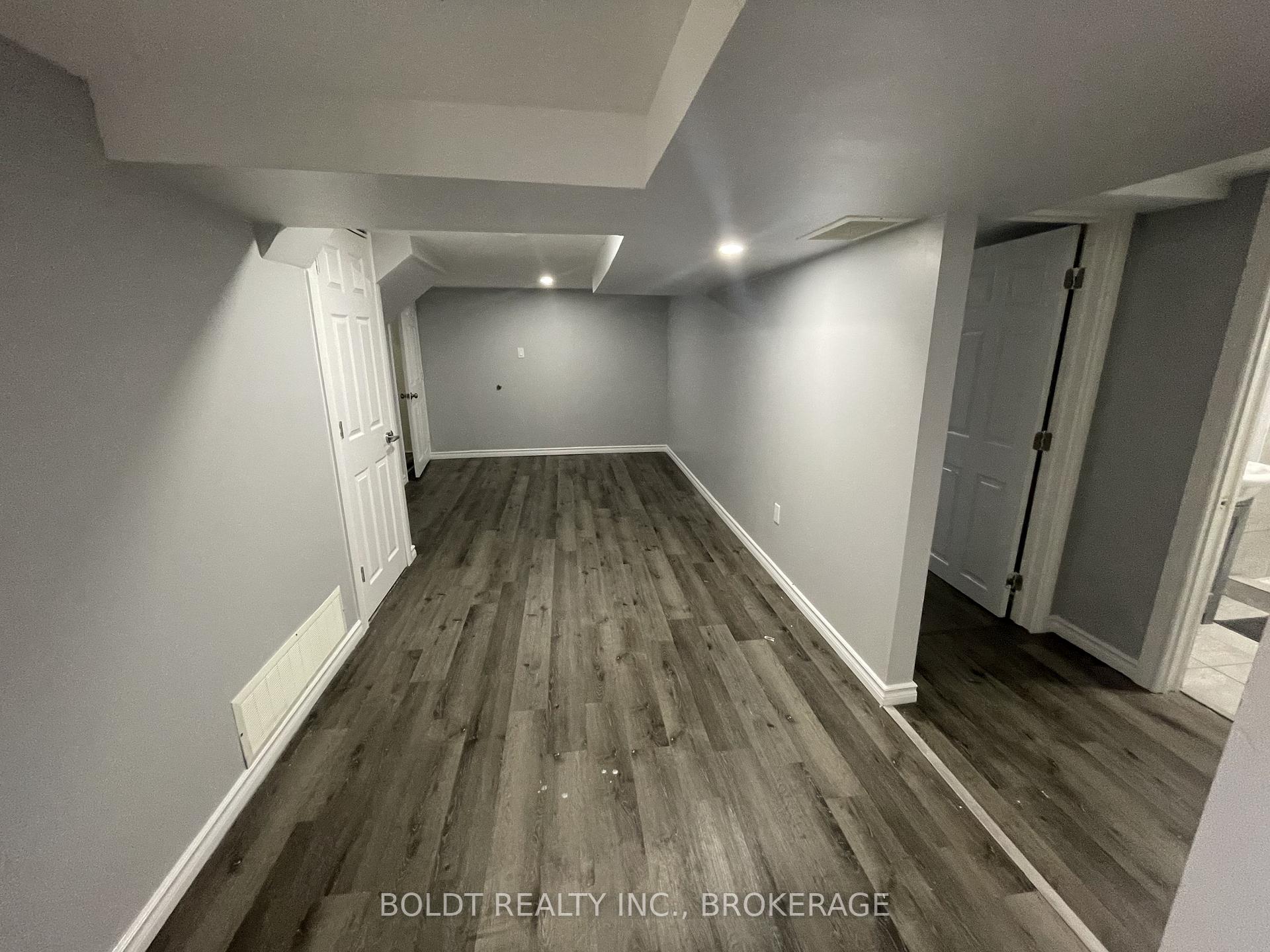 Photo 16 of 5145 Rice Crescent, Niagara Falls, Downtown — HOMEH