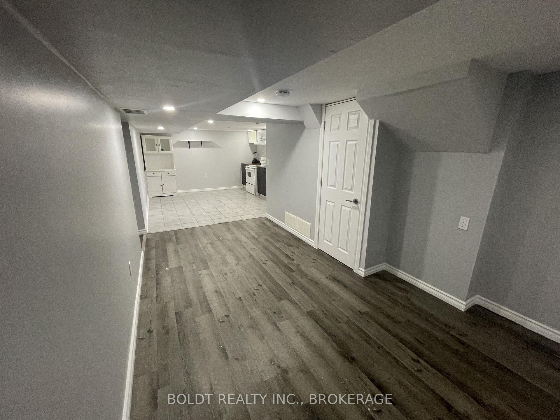 Photo 17 of 5145 Rice Crescent, Niagara Falls, Downtown — HOMEH