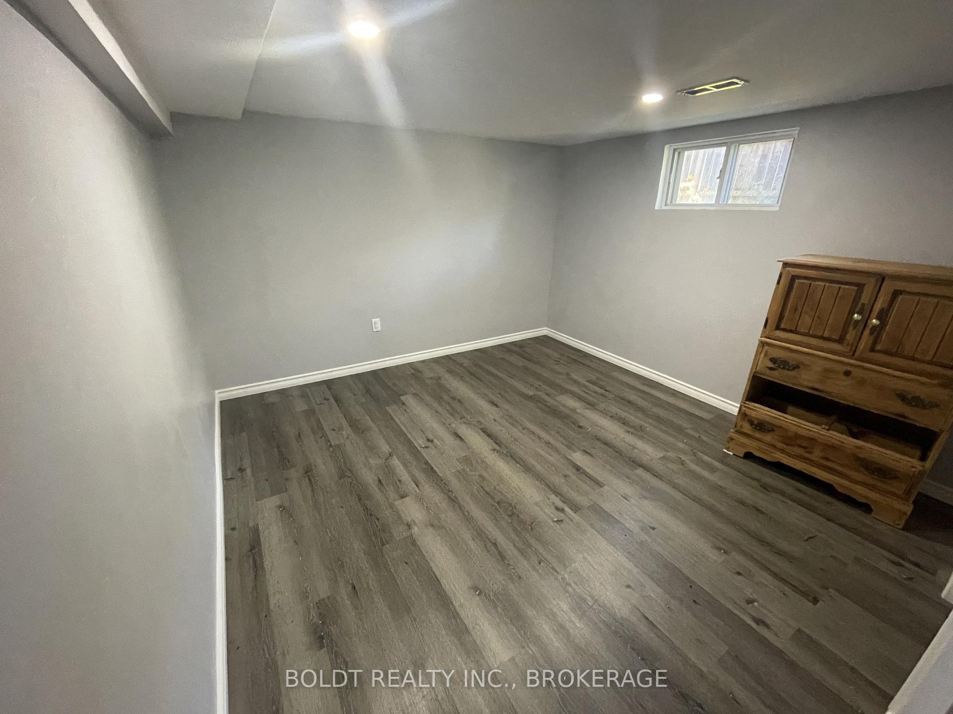 Photo 21 of 5145 Rice Crescent, Niagara Falls, Downtown — HOMEH