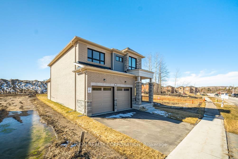 Photo 10 of 65 Thicketwood Avenue, Barrie, Rural Barrie Southeast — HOMEH