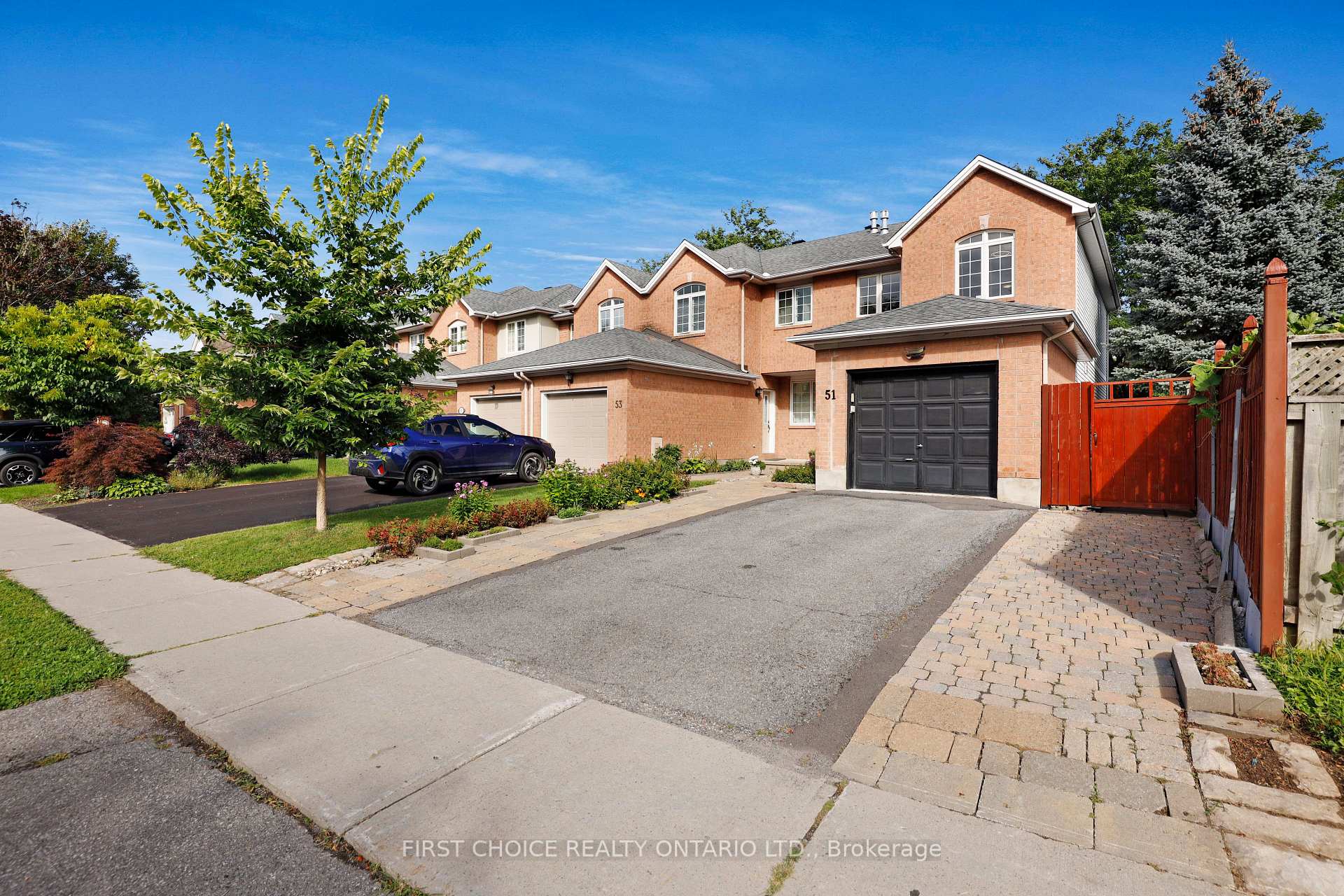 Photo 2 of 51 Central Park Drive, Ottawa, Central Park — HOMEH